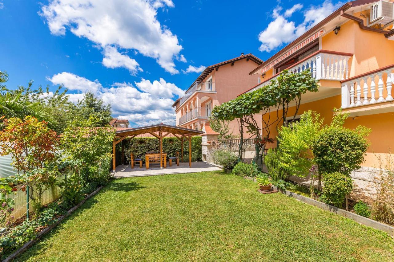 Apartment Karmel Viskovo Luaran gambar